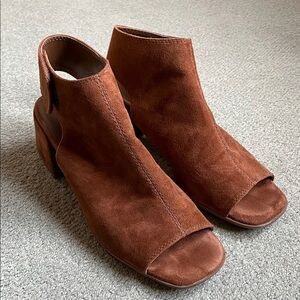 Blondo Maria Peep-Toe Heeled Slingback Sandals, Size 8M